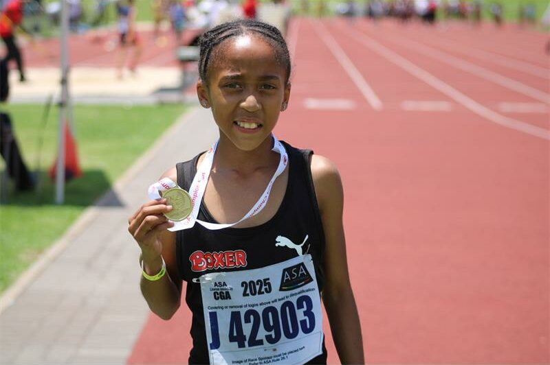 The young athlete clocked 04:00.80 to win the U11 girls’ 1 200m, beating Mila Scholtz on the line after the 32Gi athlete finished the race in 04:01.17 for second place. Hermia Norman rounded-off the podium in 04:02.95.