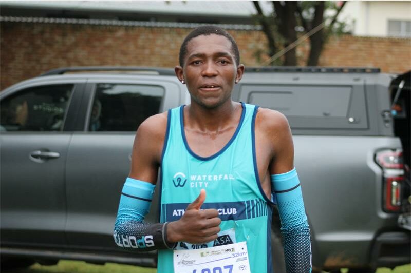 In his first 32km race, he finished third in 01:52:22.