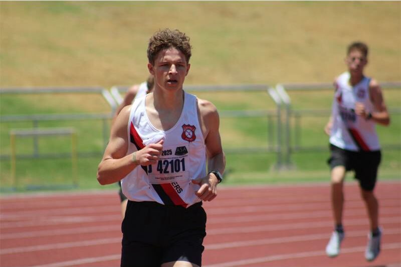 Photos of Benoni Harriers AC runners at the first CGA open track and field league meeting at Germiston Stadium.