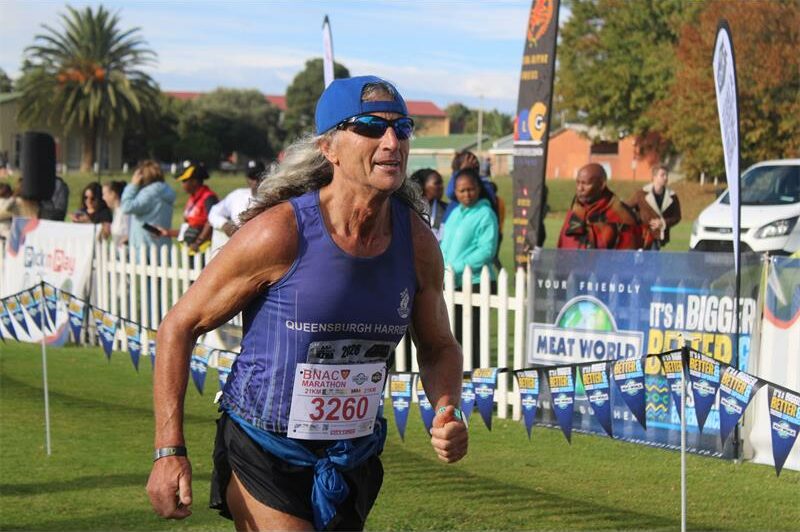 The race saw around 5 500 runners toe the line on Brodigan Street to take part in the 48km ultra, 42.2km, 21.1k, 10km, 10km walk and 5km fun run.