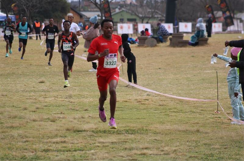 The event saw hundreds of the province's middle distance runners compete in the fourth cross country league meeting of the season.