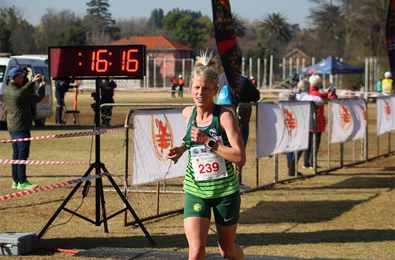 She finished the sub-veteran women's race third in 16:16, behind winner Cornelia Joubert and runner-up Maria Shai.