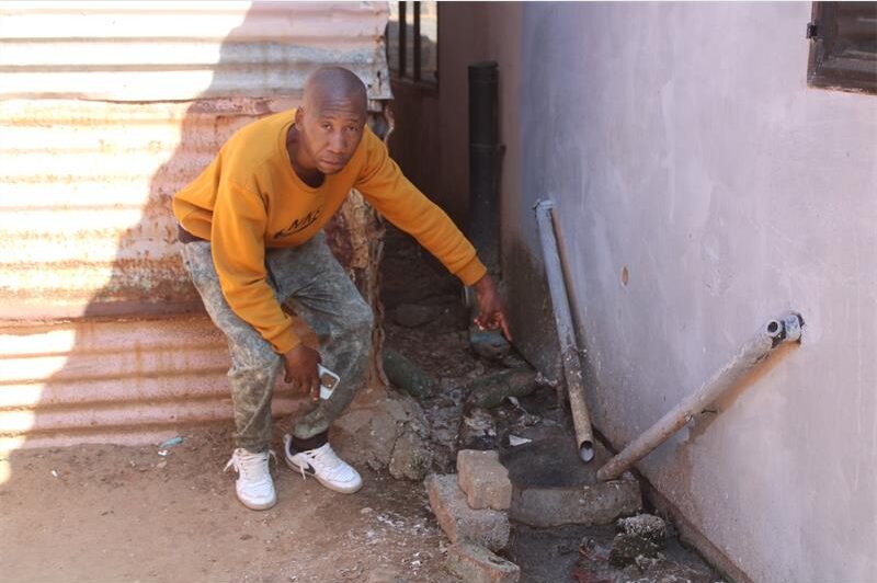 According to Simphiwe Zwane, sewage from blocked municipal manholes in the area regularly overflows into her yard and those of her neighbours.