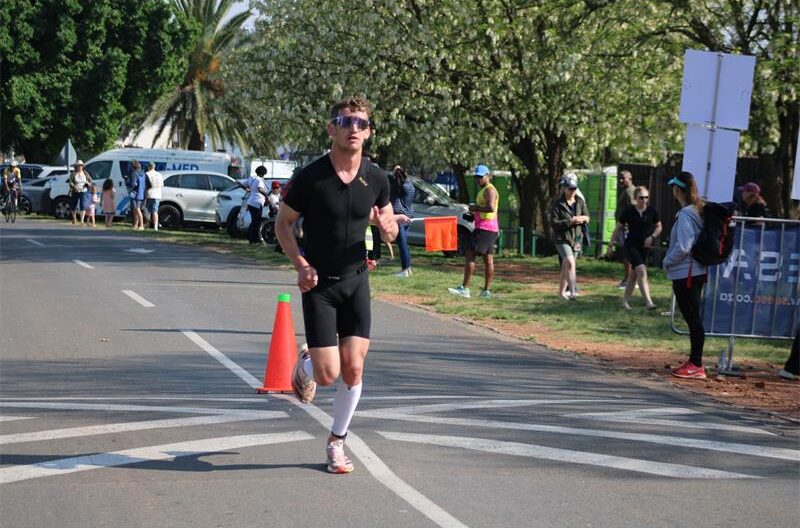 Louw overhauled race leader Scott Fisher on the run leg, while Leonard was dominant throughout.