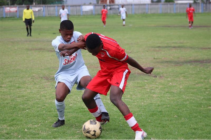 Northerns led the contest 2-0 before it was called off during the half-time break due to persistent lightning.
