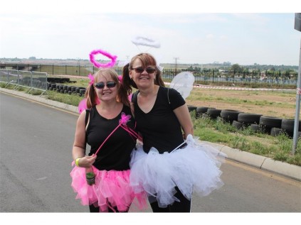 Nicky van Niekerk and Yolanda Pienaar dusted their walking shoes for a good cause.