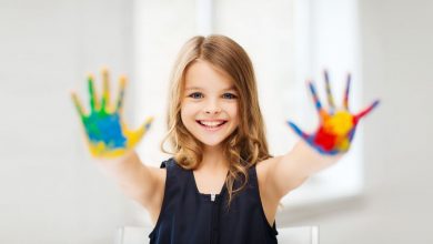 Help your child make a DIY abstract painting