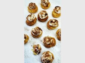 Choux_buns_with_Mil_57926