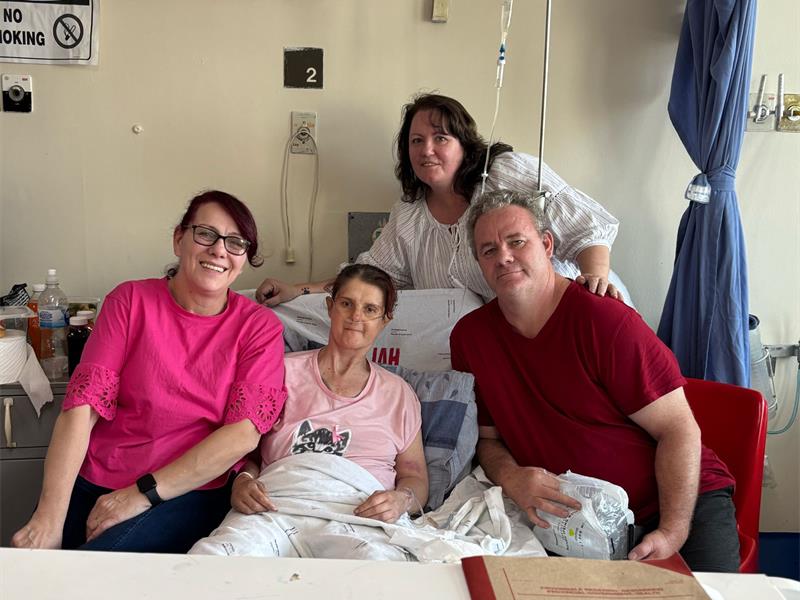 Barbara Opperman, wat as baba ’n lewensreddende operasie deur dr Chris Barnard ondergaan het, is op 44 oorlede ná ’n lewenslange stryd teen ’n seldsame hartkondisie.