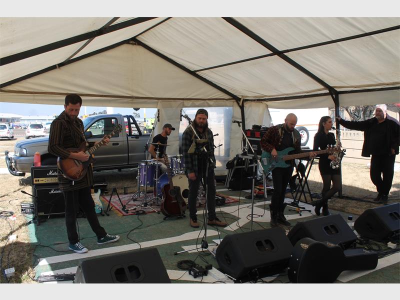 With live bands, market stalls and more, the Brakpan Airfield came alive for the sixth Fly-Mu Festival.