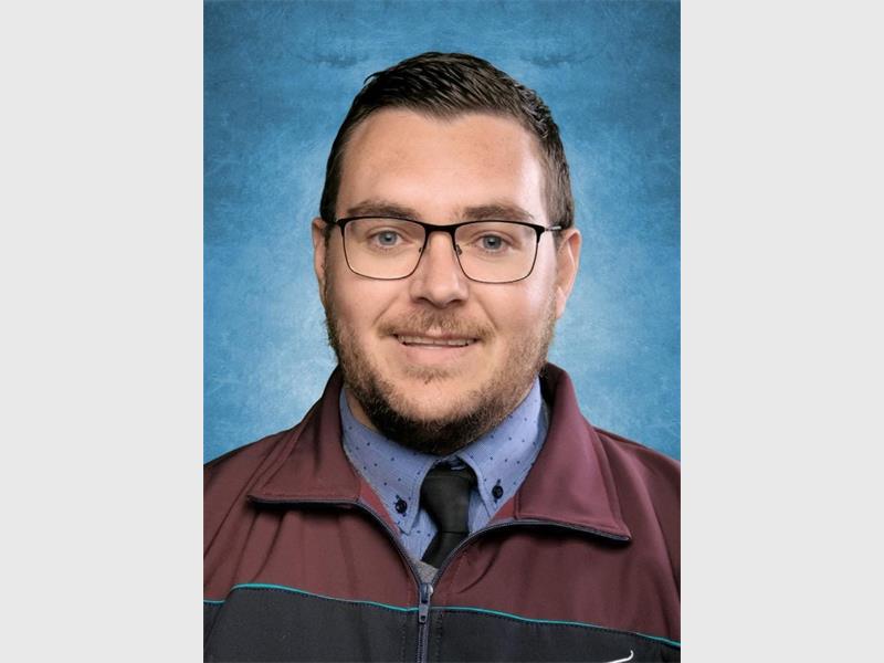 Tommy Momberg sien daarna uit om die skoolgemeenskap te leer ken en saam met personeel en ouers te werk om elke leerder die beste moontlike opvoeding te bied.