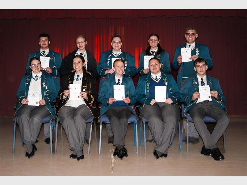 Die top 10 presteerders van elke fase en uitblinkers is aangewys.