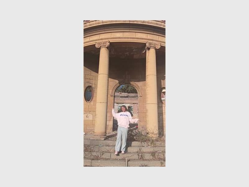 A Brakpan teen is calling for action to restore the town's old library. Join the clean-up and sign the petition to support her cause.