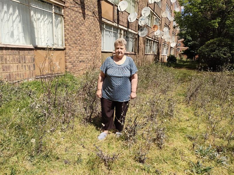 To support, you can roll up your sleeves, bring equipment or refreshments.