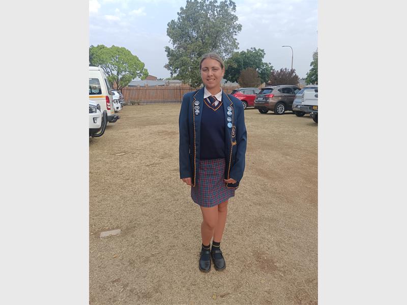 Die Graad Nege leerder is item wenner in haar ouderdomsgroep en ontvang 'n balkie daarvoor.