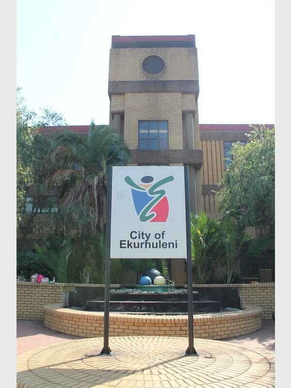 After paying for a private plumber and submitting proof of no leak, a Brakpan North resident is being told she must still pay thousands more.