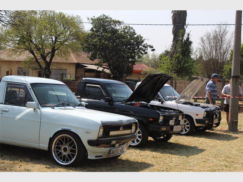 Die klub se maandelikse opedag het Sondag talle besoekers getrek, met ‘n indrukwekkende uitstalling van bakkies