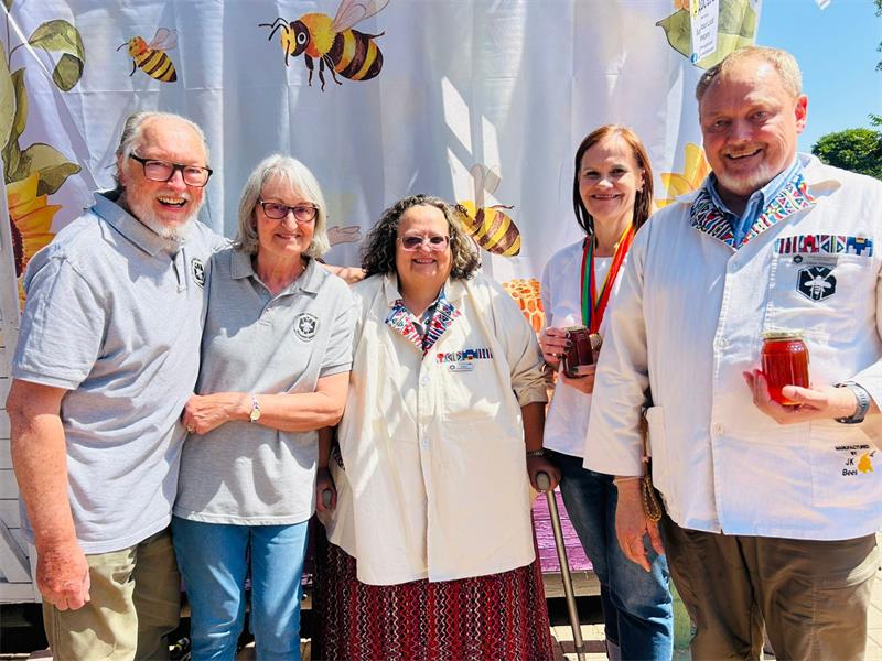 Ronel Swanepoel of Brakpan achieved the highest overall score at the Gauteng honey and mead competition, representing the Holfontein Bee Sanctuary.