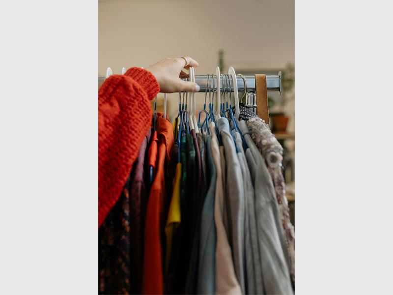 Score big on pre-loved fashion at NG Church Brakpan-Oos. Great deals, hidden gems, and surprise prizes await on December 5.