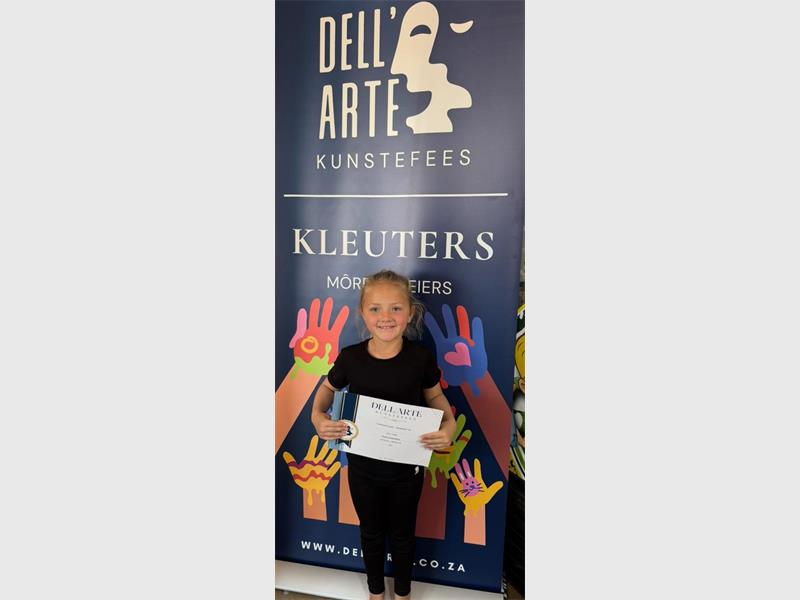 Van atletiek en gimnastiek tot ballet en drama, hierdie veelvoudige talent versamel toekennings op verskeie terreine en skitter in elke uitdaging wat sy aanpak.