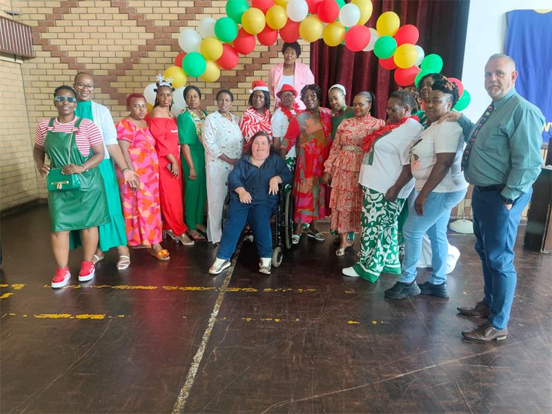 Local SAPS gathered for their year-end function to reflect on a difficult year, honour fallen officers, and show appreciation to members and retirees.