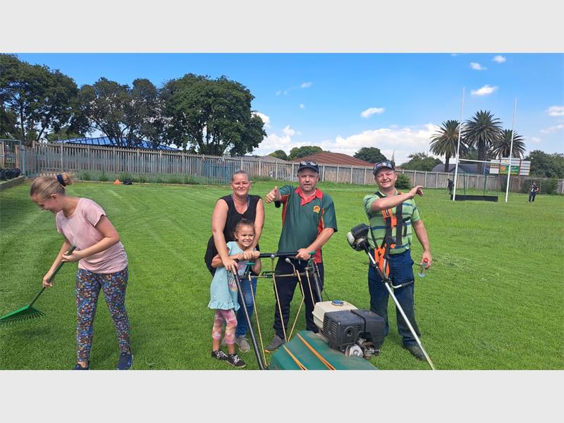 Die span is reeds besig, en benodig ondersteuning om die werk te voltooi.