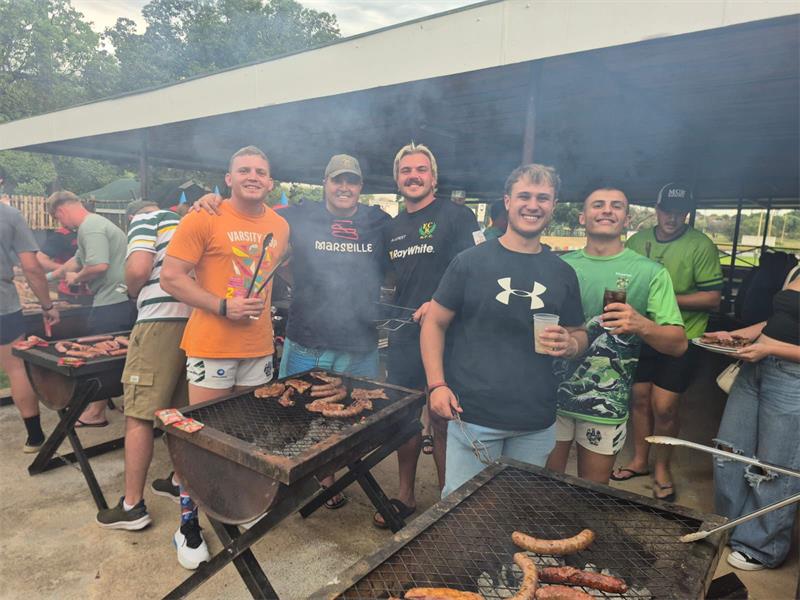 Die Brakpan Rugbyklub het hul voorbereiding vir die nuwe seisoen volstoom hervat met ’n oefen- en sosiale dag wat die klubgees verder versterk het.