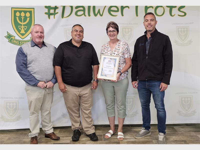 Laerskool Dalview vier ’n besondere prestasie nadat die skool twee Certificate of Excellence-toekennings van die Gauteng-Oos Onderwysdistrik ontvang het vir uitnemendheid in tegnologie en atletiek.