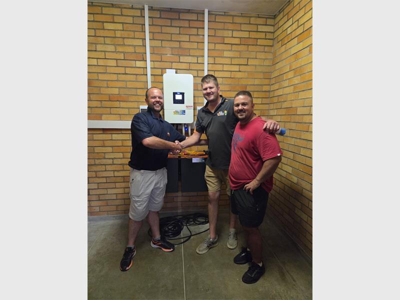 Die skool is verheug om amptelik aan te kondig dat die skool se kragtoevoer ten volle herstel is met die nuwe stelsel.