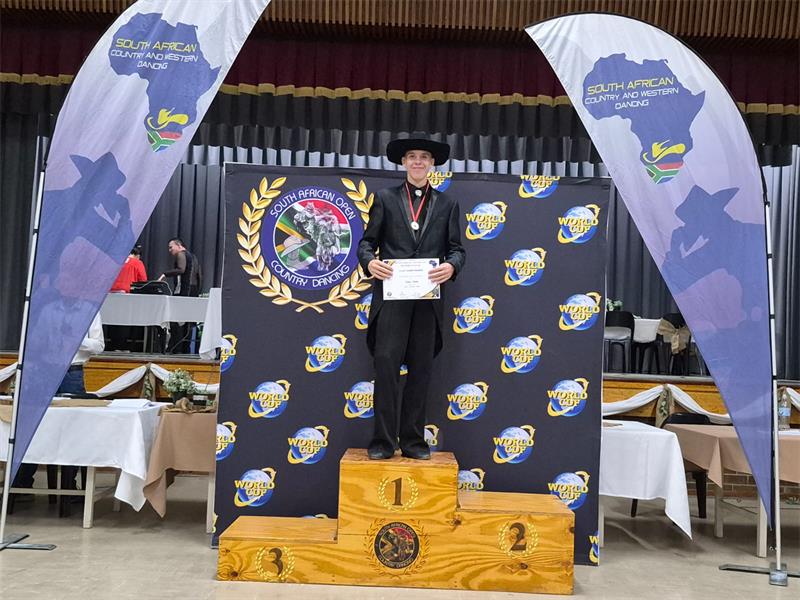 Five classic line dancers participated at the WCDF Club Championships in Kroonstad.