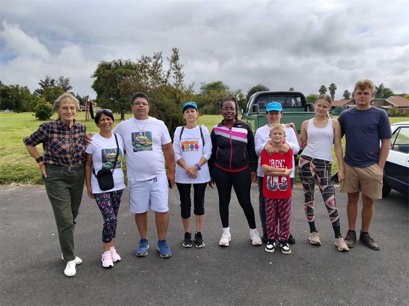 Residents joined the Minnebron 4 Minnebron 5km walk, demonstrating commitment to community improvement, from park upkeep to future educational and recreational facilities.
