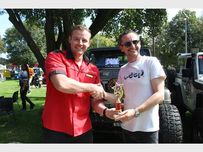 Twee Jeeps het spesiale erkenning ontvang, terwyl die dag ook ’n fondsinsamelingsgeleentheid vir die Brakpan DBV was.