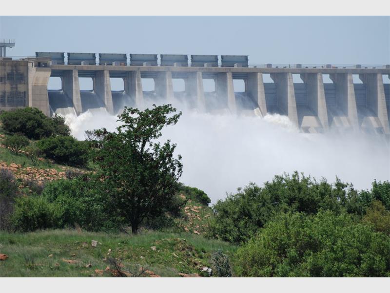 The Department of Water and Sanitation says the Integrated Vaal River System remains in a strong position with enough water to meet current demand despite slight declines at some reservoirs.
