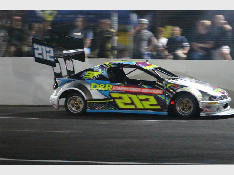 Top international drivers Cole Powell and Glen Bell will go wheel-to-wheel with South Africa's best during an action-packed weekend of racing.