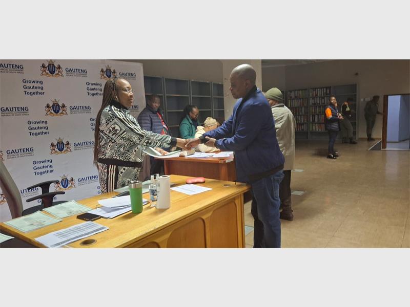 The Gauteng Department of Roads and Transport is urging minibus taxi and scholar transport operators to collect their licences by 14 August or risk having them cancelled.