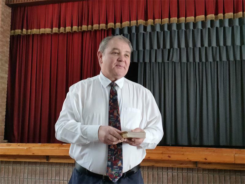 Adv Dick Hattingh, wat sowat 36 jaar aan die Brakpan Landdroshof verbonde was, is ná ’n lang stryd teen leukemie oorlede.
