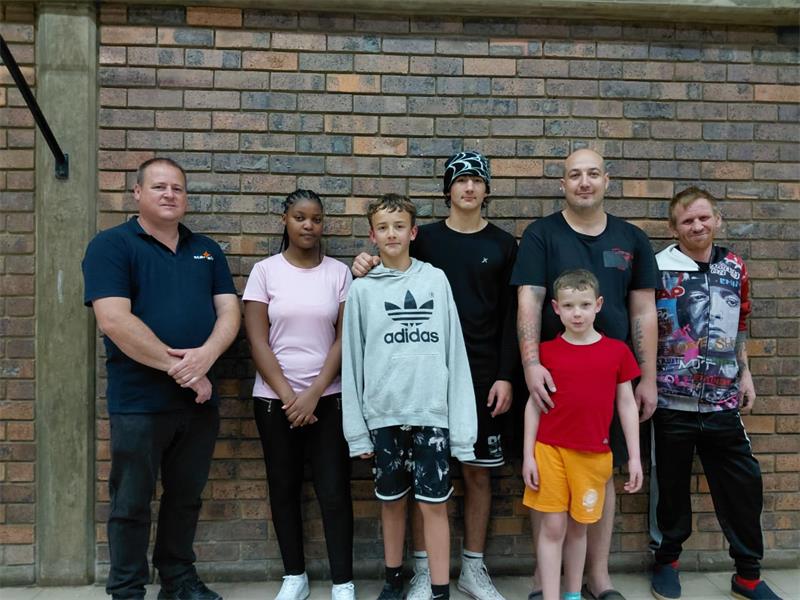 The local boxing club had five boxers represent them at the Alberton tournament for breast cancer awareness.