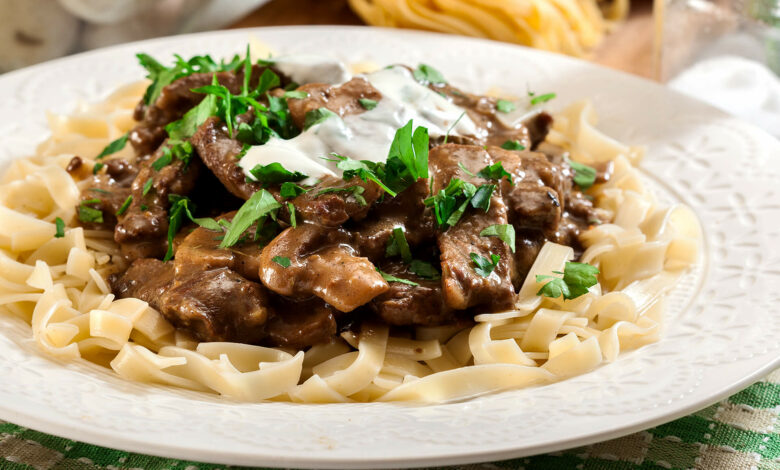 29 SEPTEMBER - WFD - Beef stroganoff on ribbon noodles