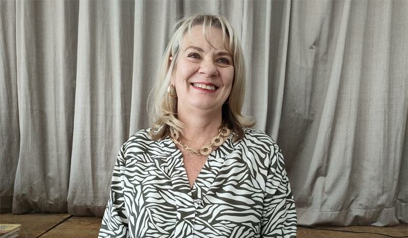 Die Springs-tak van die VLU, Carpe Diem, het twee gassprekers verwelkom wat wenke oor selfoonfotografie en die waarde van heuningbye gedeel het.