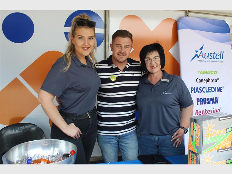 Die apteek beskik nou oor ‘n nuwe parkeerarea in 5de Straat en is steeds sewe dae ‘n week oop. ‘n Moderne interieur, vinnige professionele diens en ‘n afleweringsdiens wag op al die ou en nuwe kliente.