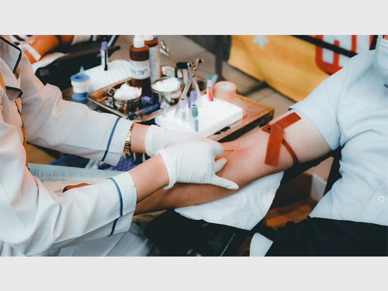 The South African National Blood Service (SANBS) is urging Springs residents to roll up their sleeves and donate blood at Strubenvale Pharmacy on September 27.