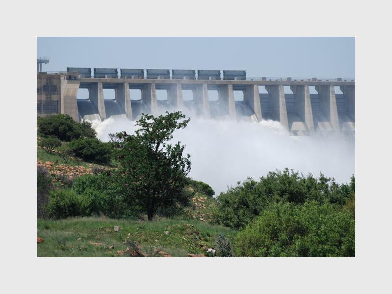 The Department of Water and Sanitation’s latest report shows the Vaal Dam continues to sustain water levels above 100% capacity, underscoring the resilience of the Integrated Vaal River System as South Africa heads into the summer rainfall period.
