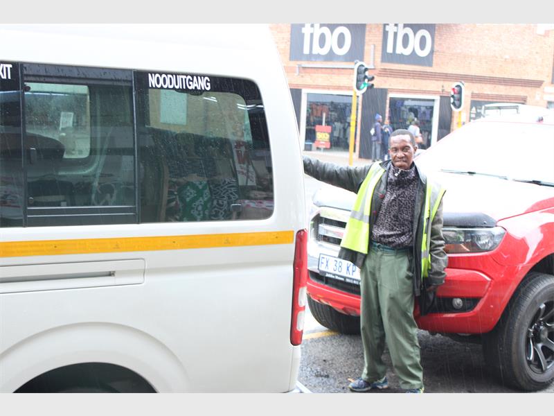 After guarding cars on Fifth Avenue in Springs CBD for 35 years, David Molopo says he feels unappreciated by motorists who often park for hours without offering any form of thanks or payment.