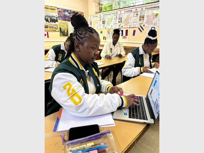 Springs Girls High matric learners use a mix of traditional and digital study methods to boost their marks. From note-taking and teaching parents to learning through YouTube, each has found what works best.