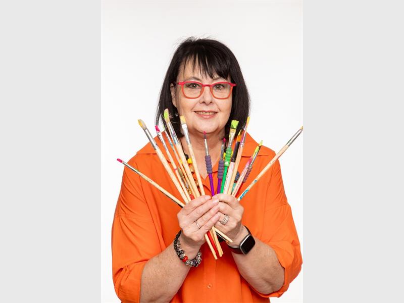 With over three decades in the creative sector, visual artist and industry specialist Hannelie Swart continues to inspire and uplift others through her work as Acting Executive Manager for SRAC Support Services and Manager in Creative Industries at the City of Ekurhuleni.