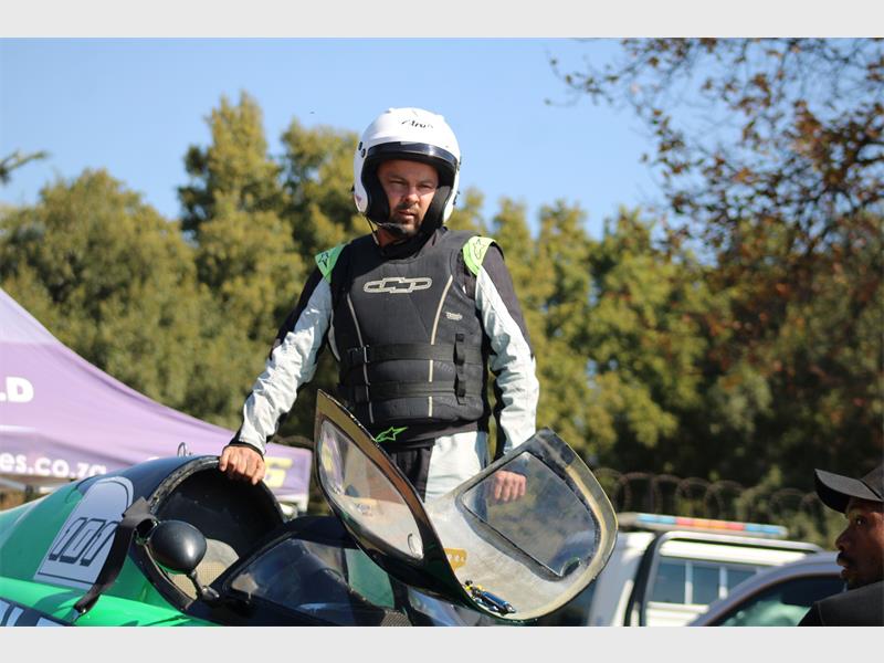 The main race consisted of three 15-lap heats, with last season’s runner-up Michael Wessels starting the season strongly after winning the opening race.