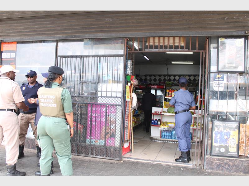 Authorities in Springs joined forces to inspect local spaza shops for compliance. The operation, led by the EMPD, focused on expired goods, counterfeit products, and business registration.