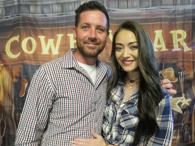 Die Sakevroue vier ’n jaar waarin ondersteuning geseëvier het.