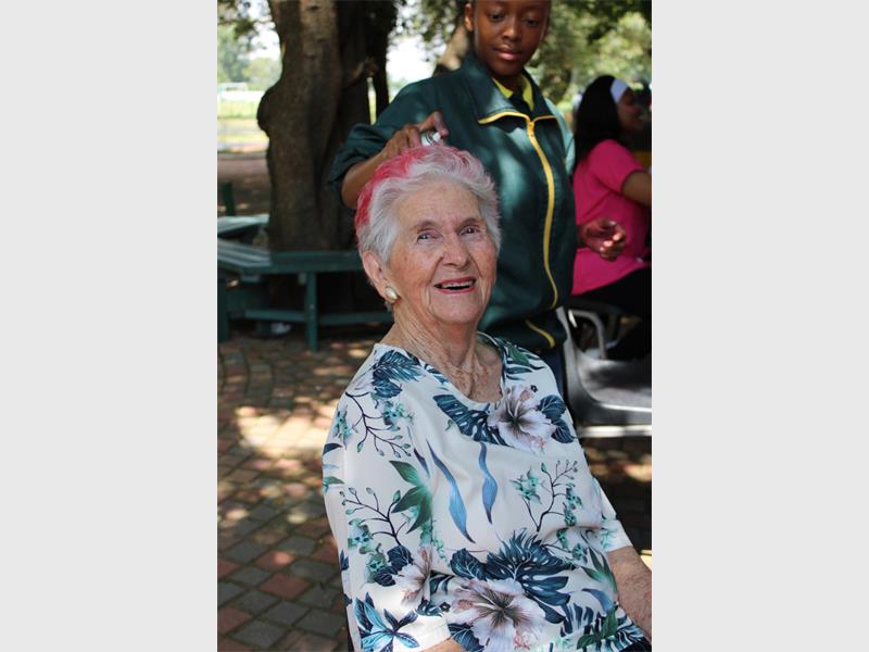 Residents enjoyed treats, handmade gifts, and festive activities at the school’s well-supported market.