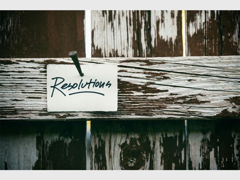 Your New Year’s resolutions keep failing because you might be setting them wrong. Here’s how to set goals you can actually achieve in 2026.